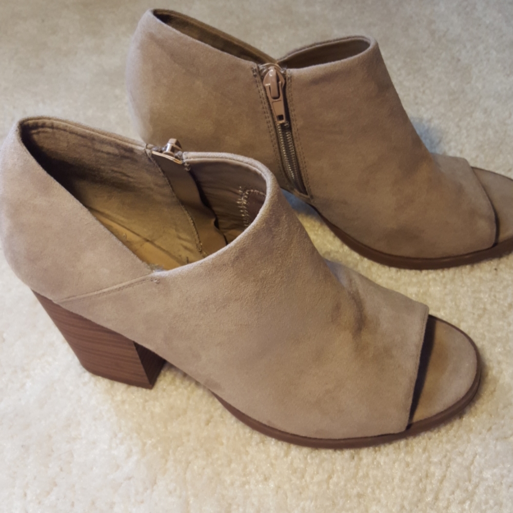 Parker & Sky Open Toe Ankle Bootie Sz 8.5